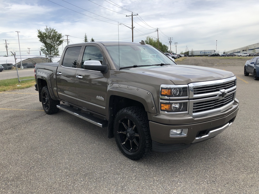 Pre-Owned 2015 Chevrolet Silverado 1500 4WD Crew Cab 143.5 High Country ...